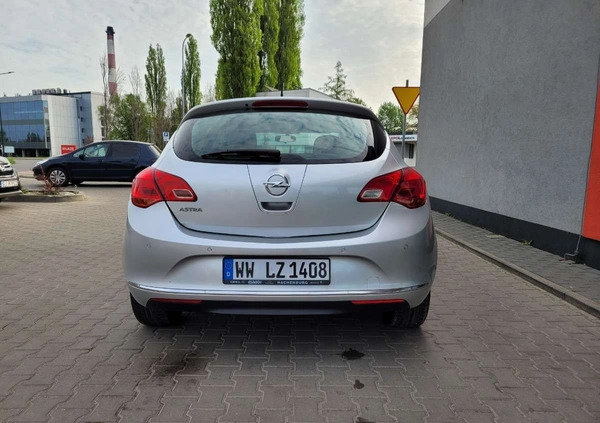 Opel Astra cena 26900 przebieg: 154000, rok produkcji 2012 z Żarki małe 191